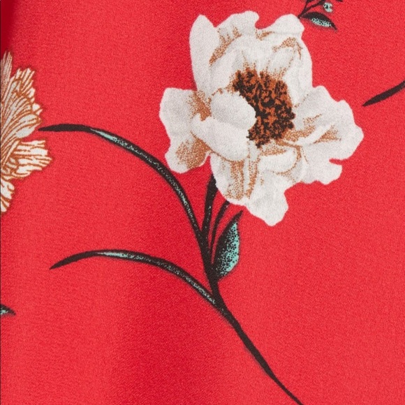 NWOT Bobeau Tie Front Button Up Red Floral Blouse. Medium. - Picture 5 of 9